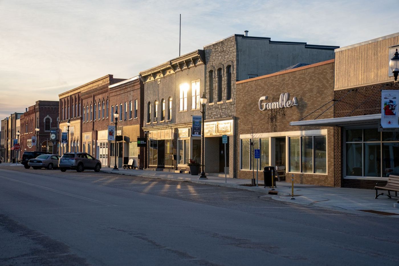 How Community Banks Can Expand Equipment Lending